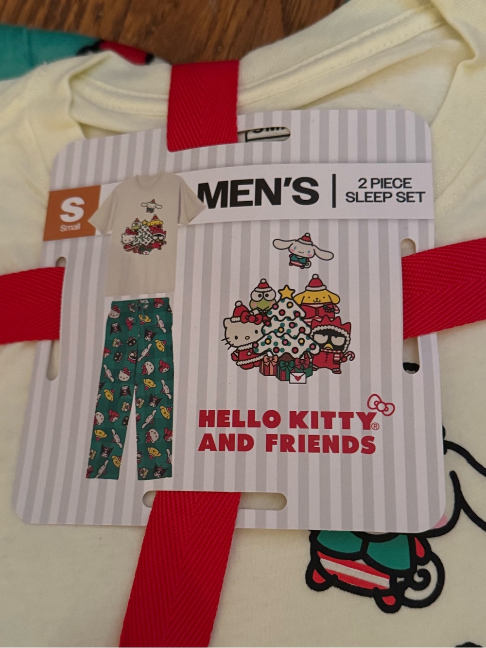Hello Kitty PJs - Picture 2 of 5